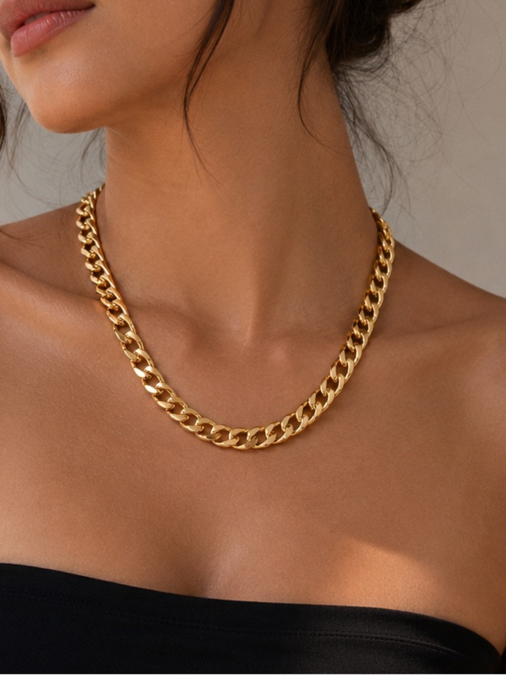 Gold Chain Necklace Cuban link 15”
Gold tone